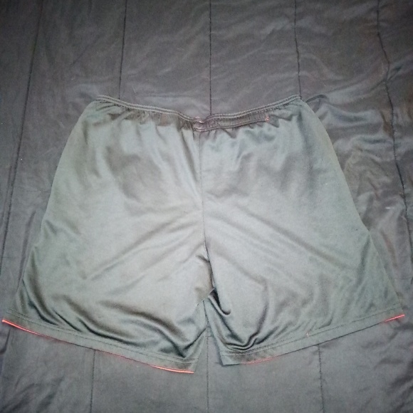 Reversible Reebok Shorts - Picture 3 of 4